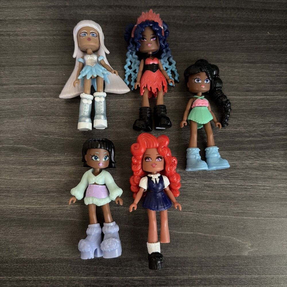 Lot 5 Jazwares Royale High mystery friend doll -M